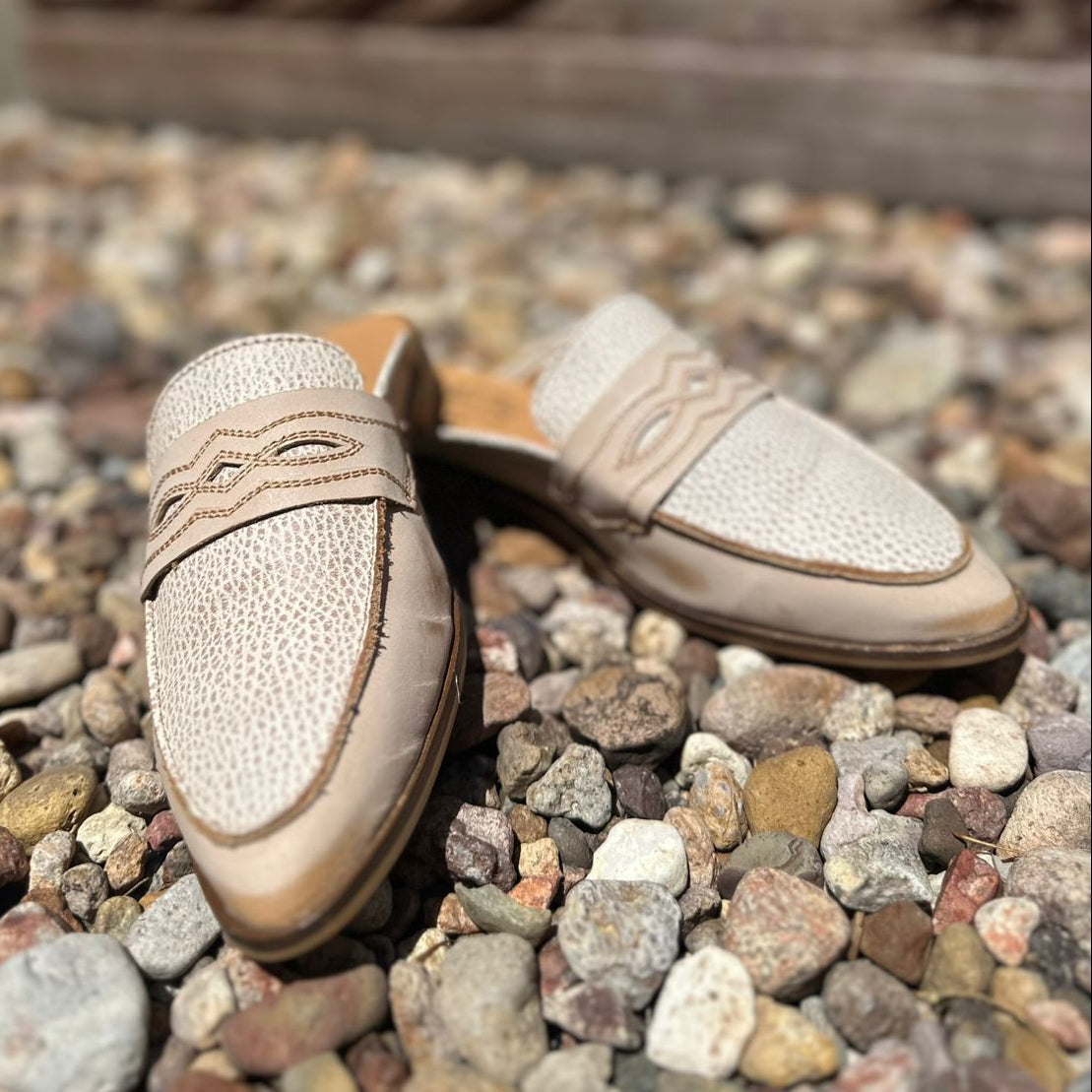 Whitney Mule