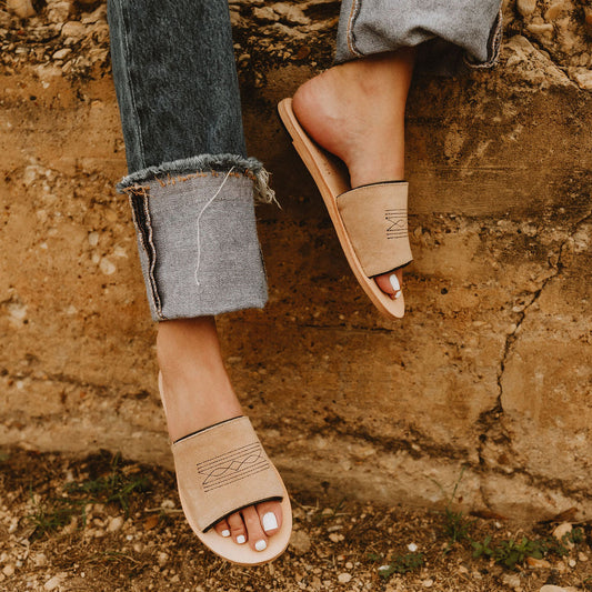 Nadia Western Slide - Sand/Black
