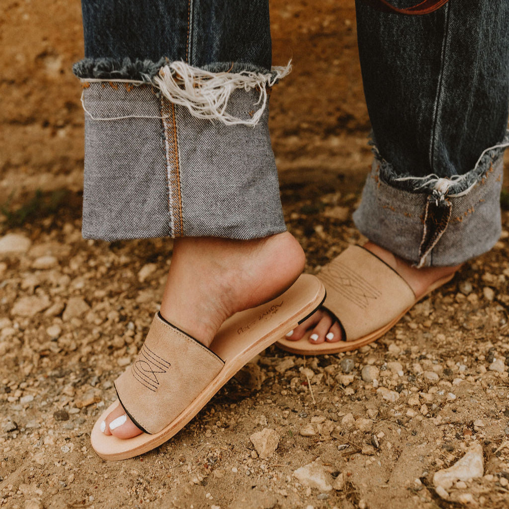 Nadia Western Slide - Sand/Black