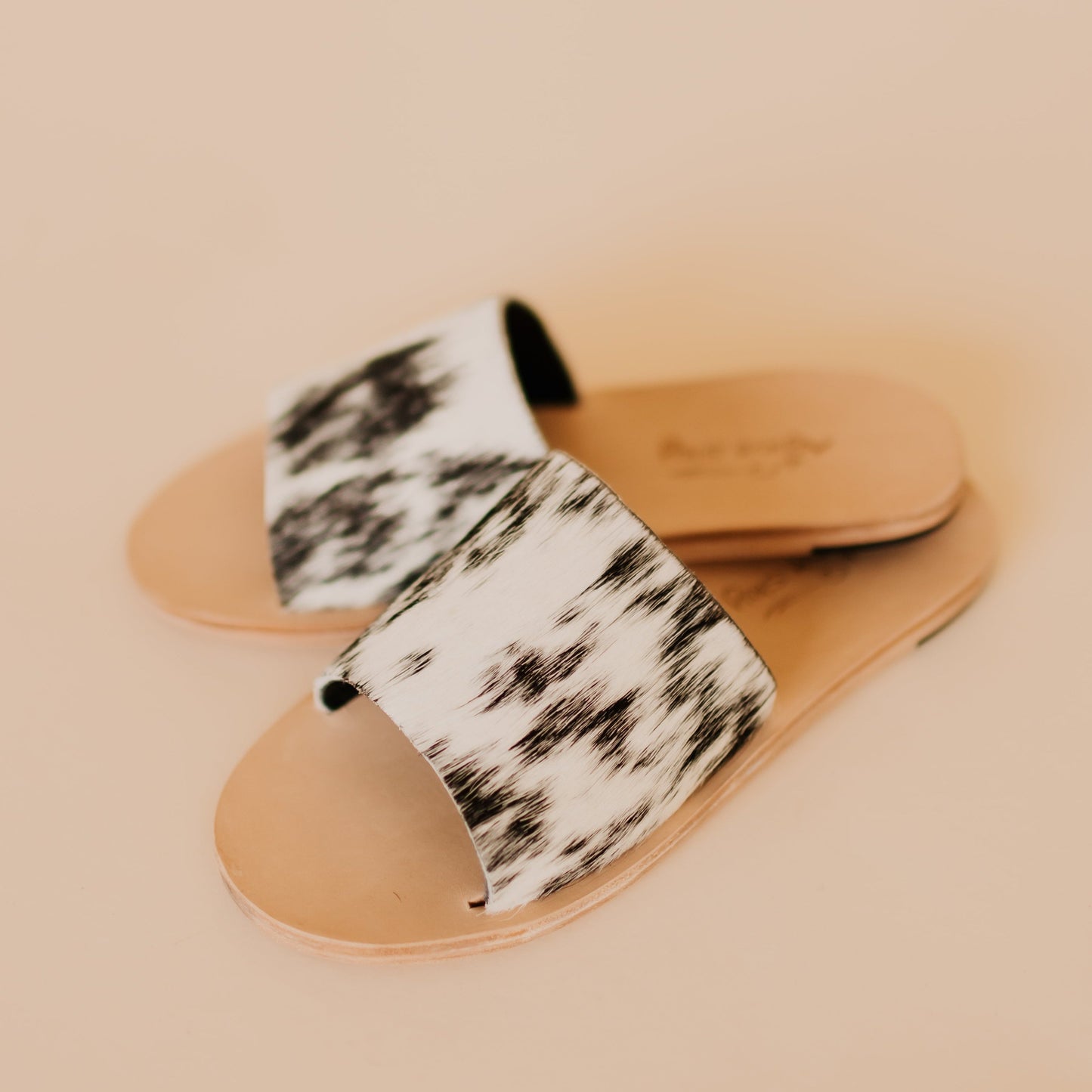 Nadia Cowhide Slide - Salt & Pepper