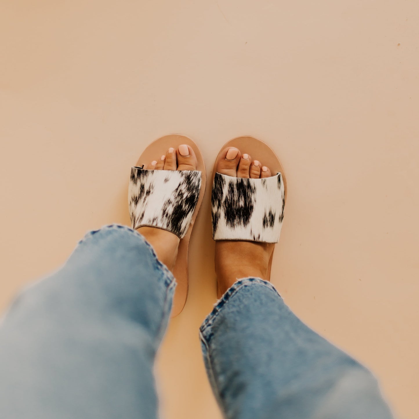 Nadia Cowhide Slide - Salt & Pepper