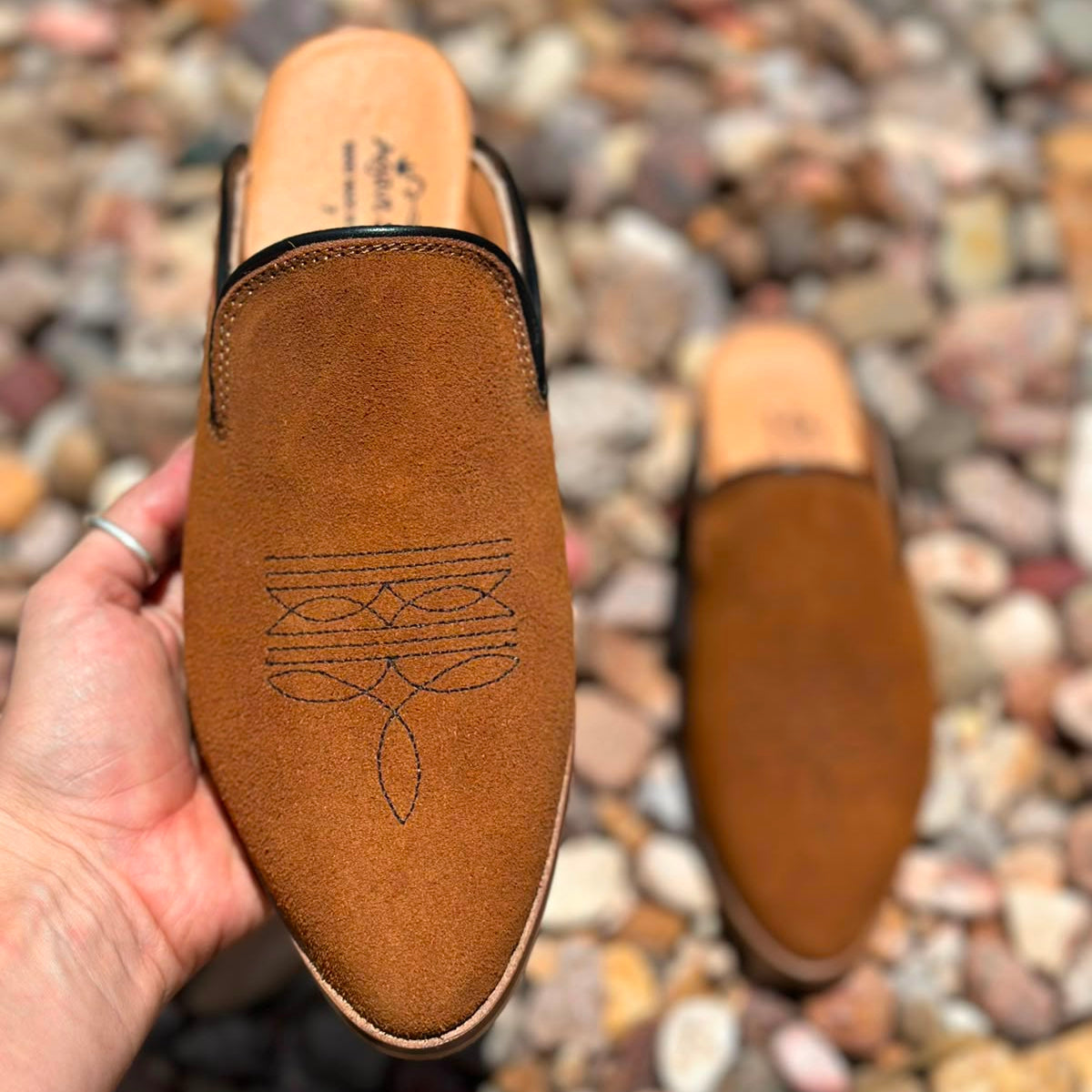 Adaire Western Mule Honey/Black